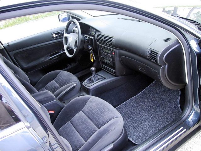 VOLKSWAGEN Passat usata, con Controllo automatico clima