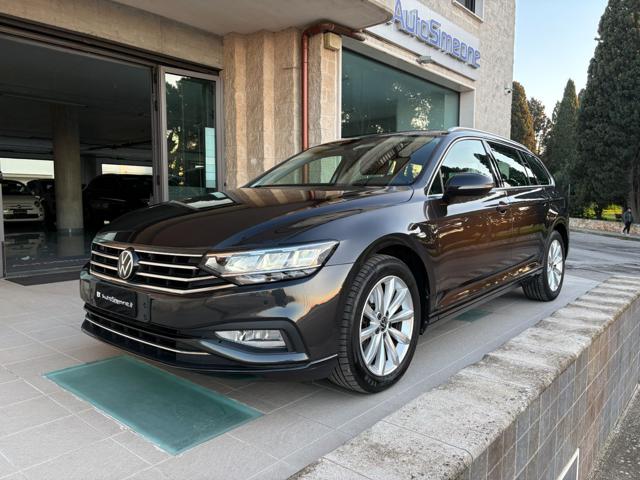 VOLKSWAGEN Passat Variant usata, con ABS