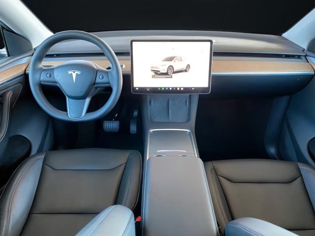TESLA Model Y usata, con Controllo automatico clima