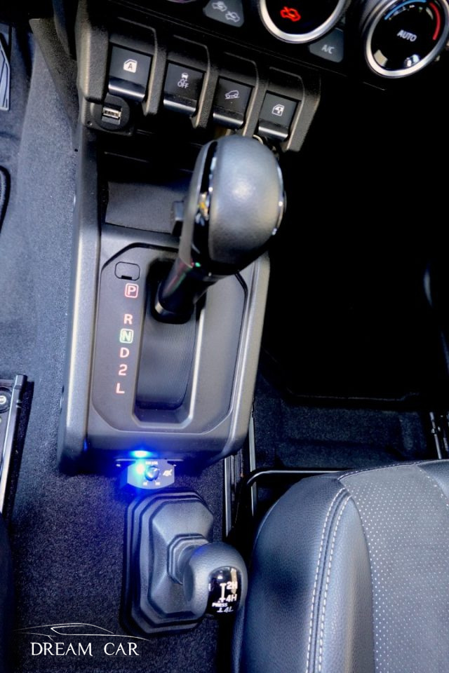 SUZUKI Jimny usata, con Fari Xenon