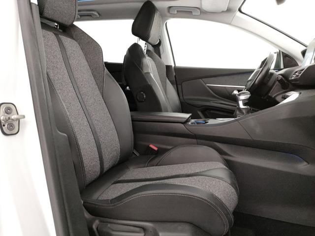 PEUGEOT 5008 usata, con Boardcomputer