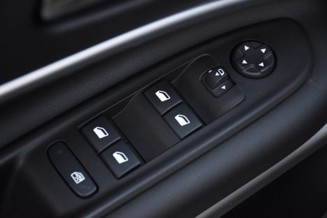 JEEP Avenger usata, con Servosterzo