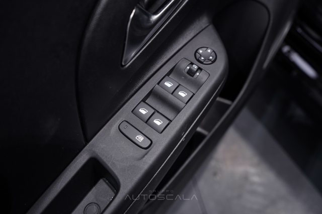 OPEL Corsa usata, con Cruise Control