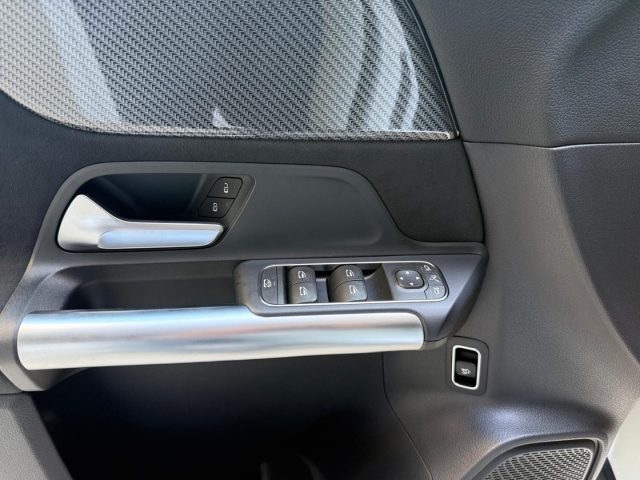 MERCEDES-BENZ GLA 180 usata 28