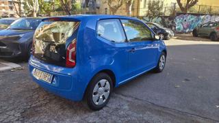 VOLKSWAGEN up! usata, con Autoradio