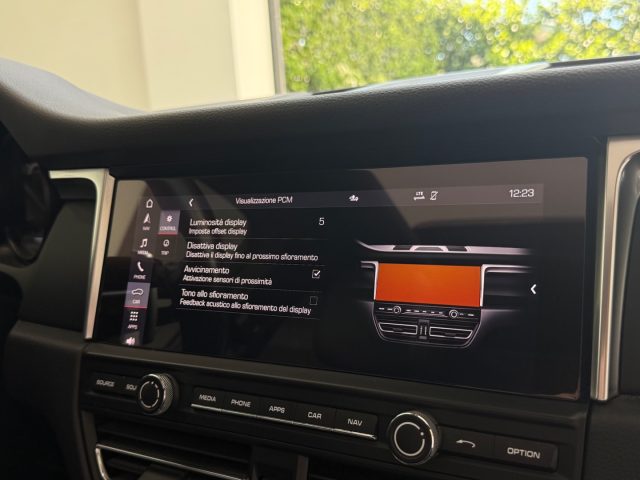 PORSCHE Macan usata, con Volante in pelle