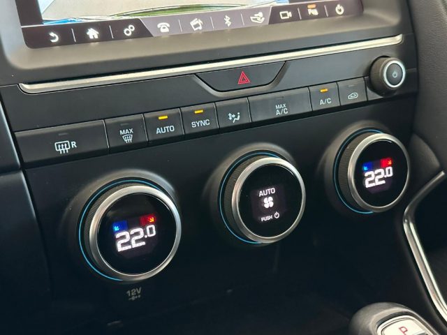 JAGUAR E-Pace usata, con Interni in pelle
