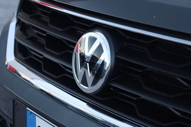 VOLKSWAGEN T-Roc usata, con Specchietto retrovisore con funzione antiabbagliamento