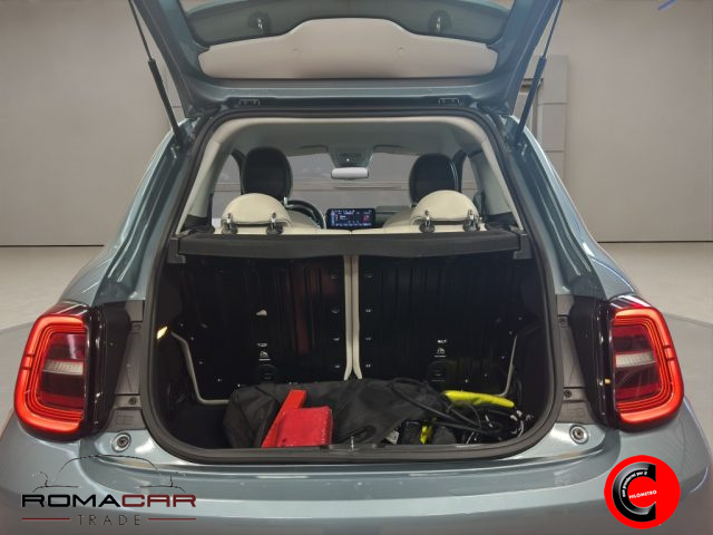 FIAT 500e usata, con USB