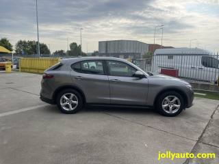 ALFA ROMEO Stelvio usata, con Alzacristalli elettrici