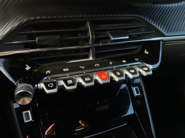 PEUGEOT 2008 usata, con Interni in pelle