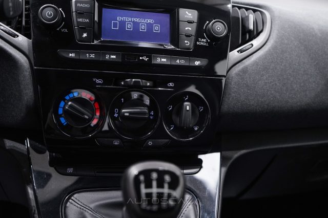LANCIA Ypsilon usata, con Luci diurne LED