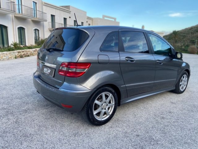 MERCEDES-BENZ B 180 usata, con Cerchi in lega