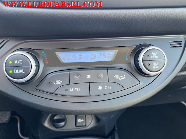 TOYOTA Yaris usata, con Bluetooth
