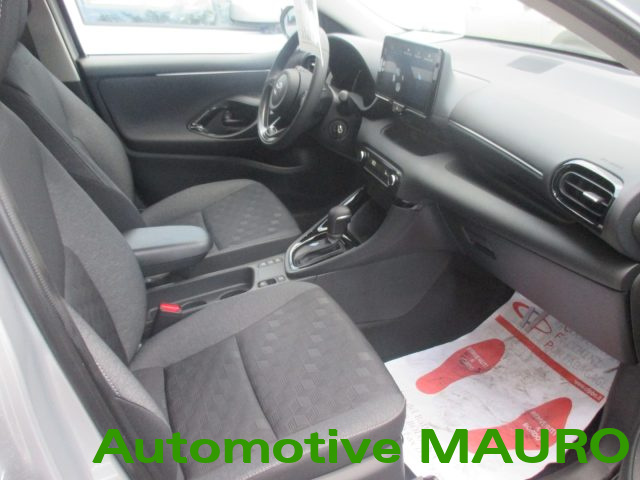 TOYOTA Yaris usata, con Airbag testa