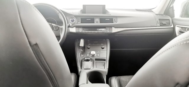 LEXUS CT 200h usata, con Sensore di luce