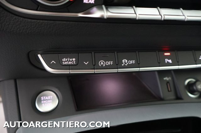 AUDI Q5 usata, con Volante in pelle