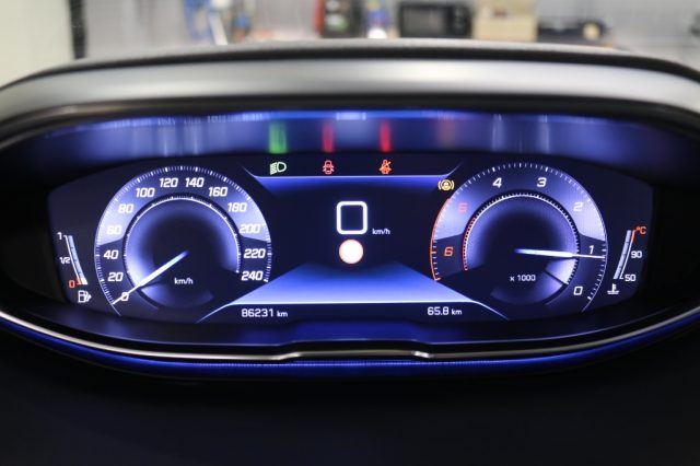 PEUGEOT 3008 usata, con Controllo elettronico della corsia
