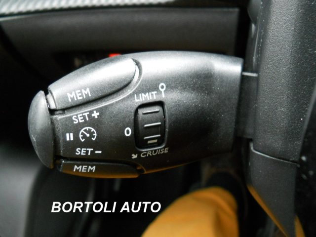 PEUGEOT 2008 usata, con Isofix