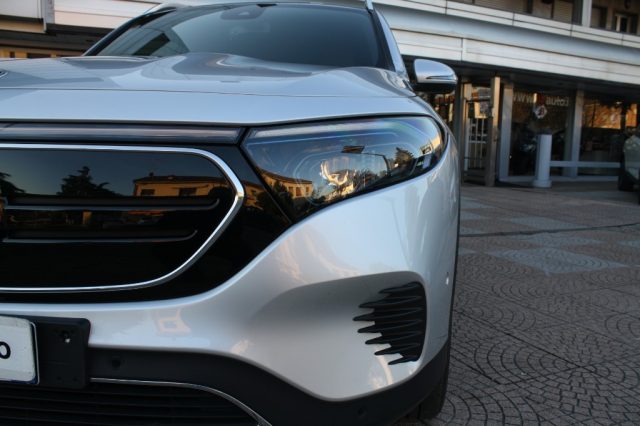 MERCEDES-BENZ EQB usata 19