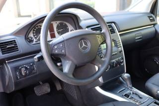 MERCEDES-BENZ B 180 usata, con Specchietti laterali elettrici
