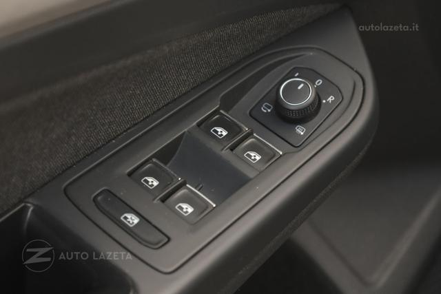 VOLKSWAGEN Golf usata, con Sensori di parcheggio posteriori