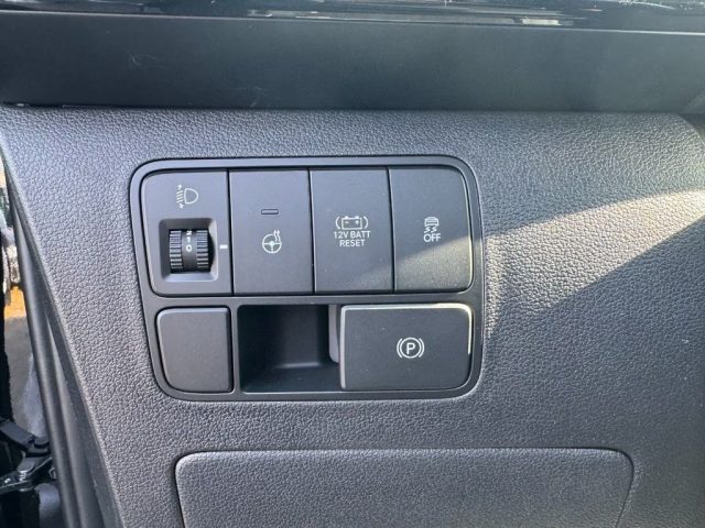 HYUNDAI Staria usata, con Autoradio