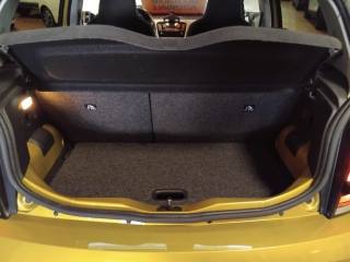 VOLKSWAGEN up! usata, con Chiusura centralizzata