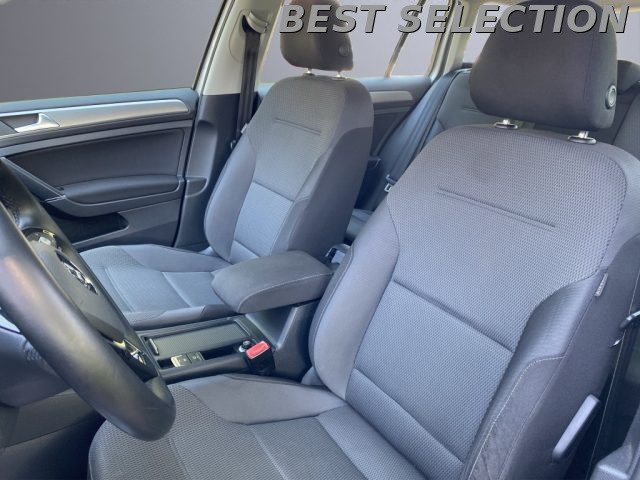 VOLKSWAGEN Golf Variant usata, con Autoradio