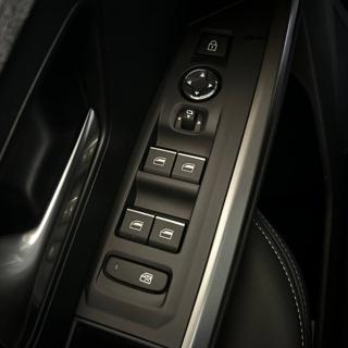 PEUGEOT 3008 usata, con Controllo elettronico della corsia