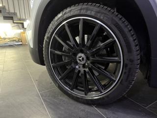 MERCEDES-BENZ GLB 200 usata, con Alzacristalli elettrici