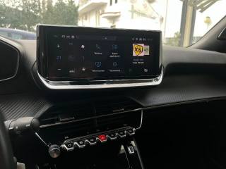 PEUGEOT 2008 usata, con Vetri oscurati