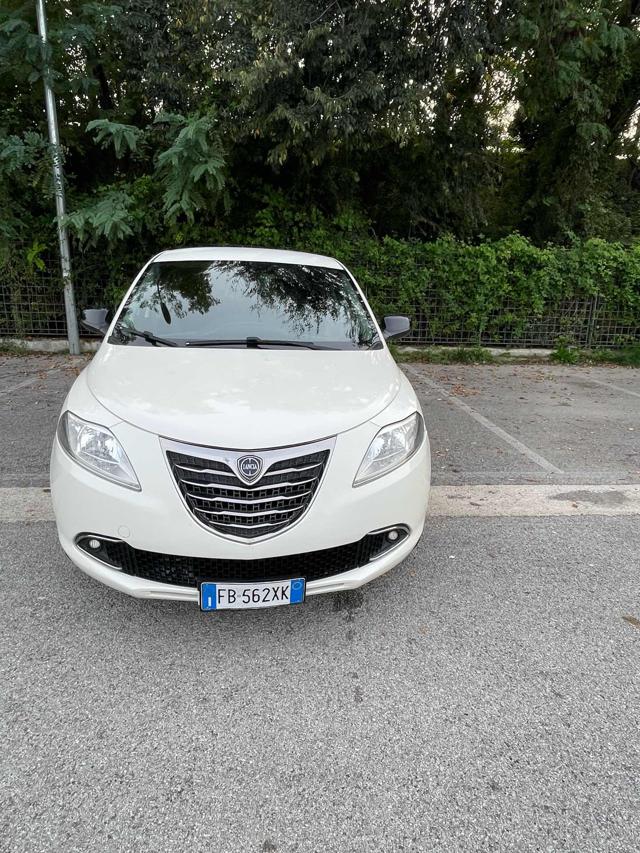 LANCIA Ypsilon usata, con ABS