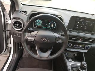 HYUNDAI Kona usata, con USB
