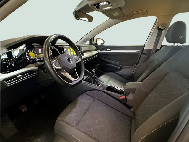 VOLKSWAGEN Golf usata, con USB