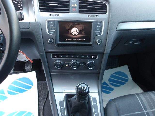 VOLKSWAGEN Golf usata, con Airbag testa