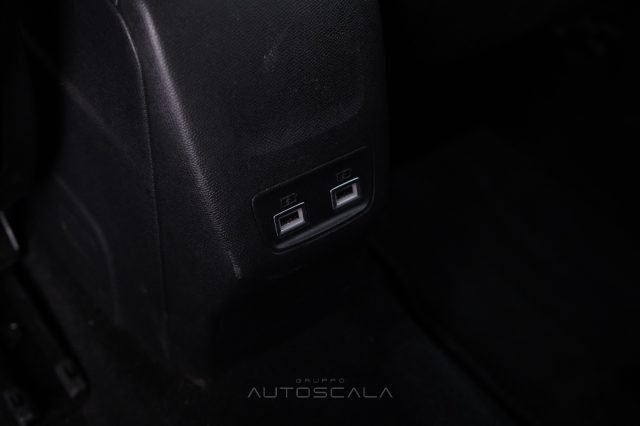 PEUGEOT 2008 usata, con Touch screen