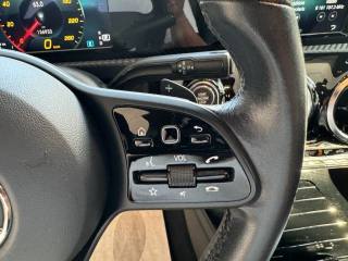 MERCEDES-BENZ A 180 usata, con Leve al volante