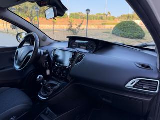 LANCIA Ypsilon usata, con USB