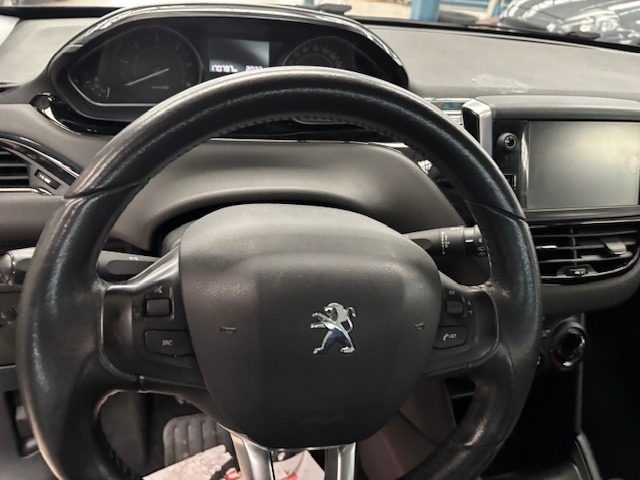 PEUGEOT 208 usata, con Bluetooth