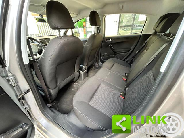 PEUGEOT 208 usata, con Autoradio