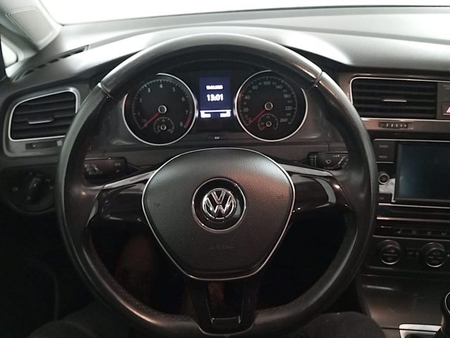 VOLKSWAGEN Golf usata, con Isofix