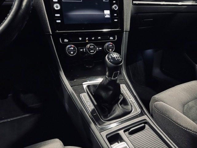 VOLKSWAGEN Golf usata, con ESP