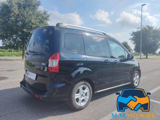 FORD Tourneo Courier usata, con Autoradio