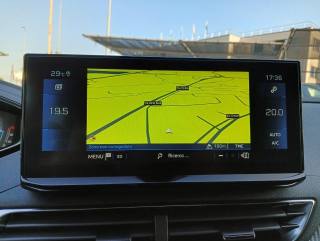 PEUGEOT 3008 usata, con Volante in pelle