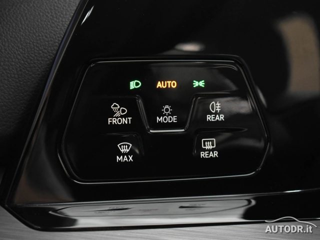 VOLKSWAGEN Golf usata, con MP3