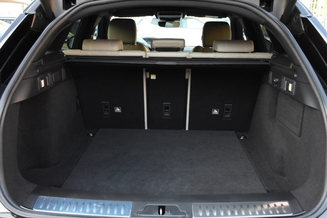 LAND ROVER Range Rover Velar usata, con Regolazione elettrica sedili