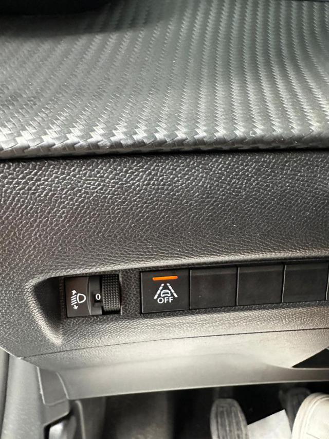 PEUGEOT 208 usata, con Sedile posteriore sdoppiato