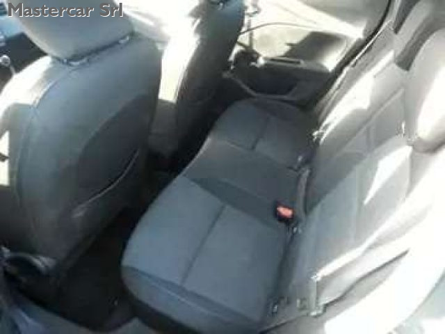 RENAULT Clio usata, con Alzacristalli elettrici