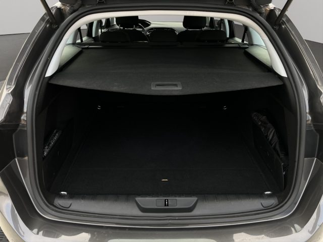 PEUGEOT 308 usata, con Autoradio digitale